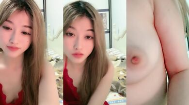 近期下海美女小姐姐！性感睡衣居家诱惑！翘臀多毛骚穴，近距离掰开特写，手指揉搓娇喘呻吟